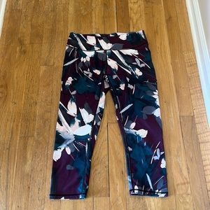 Like New fabletics capris size small